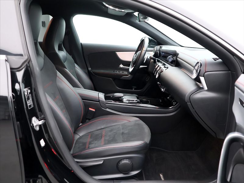 Mercedes-Benz CLA 2,0 CDI AMG CZ DPH Navi - fotka 11 z 37