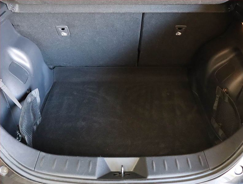 Nissan Leaf (2018) 40 kWh, SoH 87%, Automat - fotka 14 z 28
