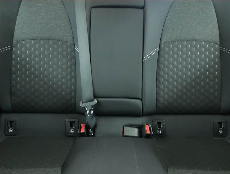 Toyota Corolla (2023) 2.0 Hybrid - fotka 10 z 16