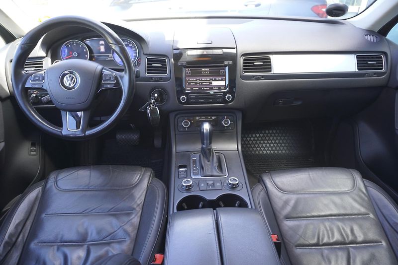 Volkswagen Touareg (2013) 3,6 V6 FSI  4x4 KŮŽE - fotka 20 z 27