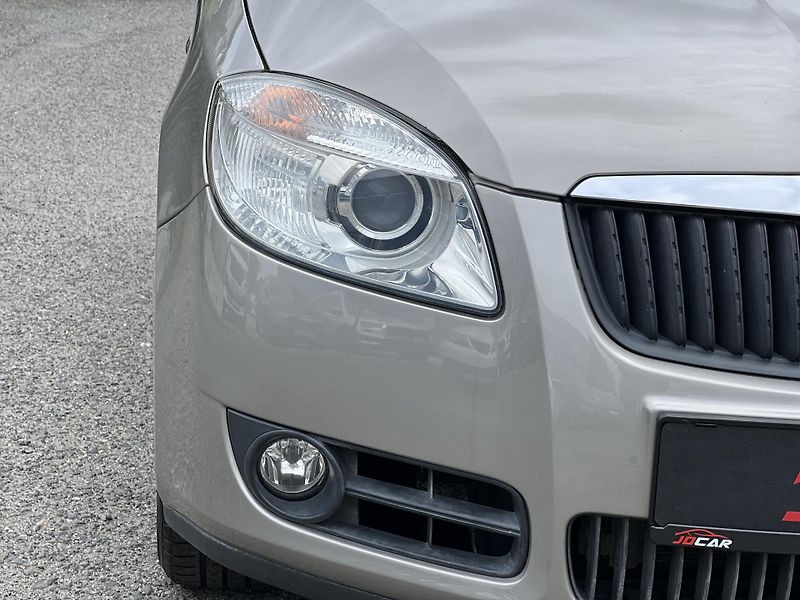 Škoda Fabia 1.2i 12v KLIMA KOUPENO V ČR - fotka 30 z 35
