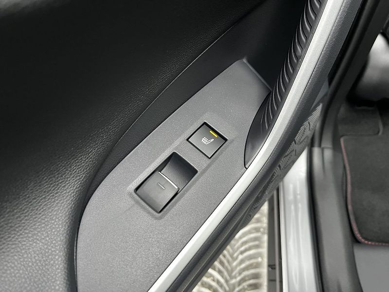 Toyota RAV4 2.5 Plug-in Hybrid ODBĚR IHNED - fotka 34 z 39