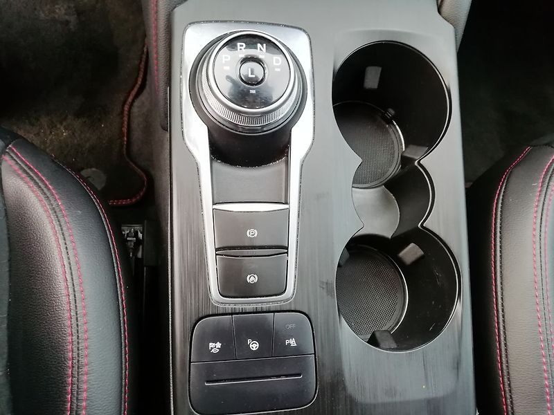 Ford Kuga 2,5 HEV FWD CVT ST-Line X - fotka 14 z 20