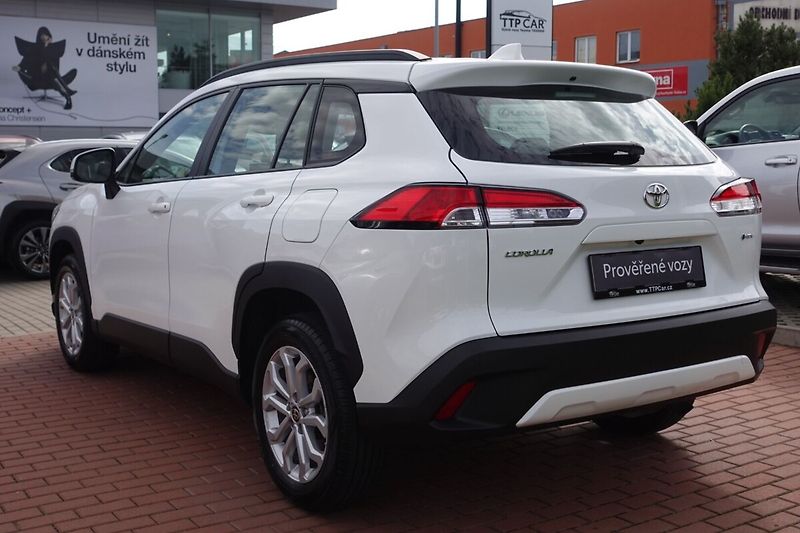 Toyota Corolla Cross 1,8 HEV Comfort Business - fotka 6 z 33