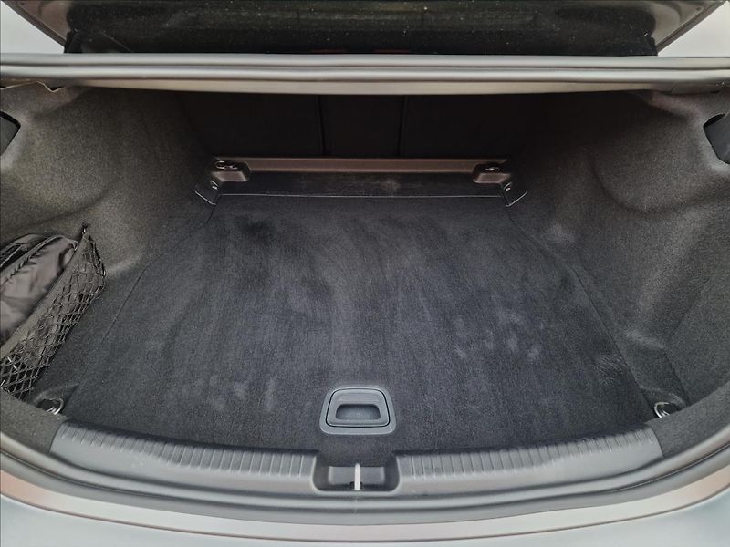 Mercedes-Benz Třídy C C300 AMG 4MATIC,ČR,1.Majitel - fotka 16 z 48