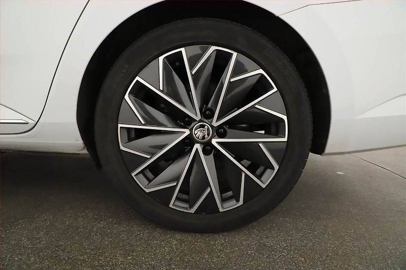 Škoda Superb (2020) Laurin&Klement iV 1.4 TSI PHEV - fotka 20 z 20