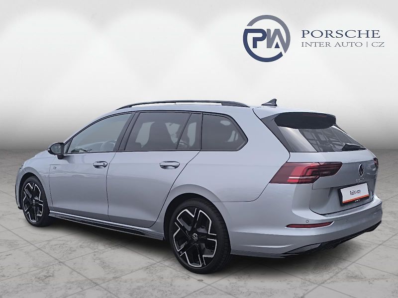 Volkswagen Golf 1,5 eTSI 7DSG R-Line - fotka 9 z 24