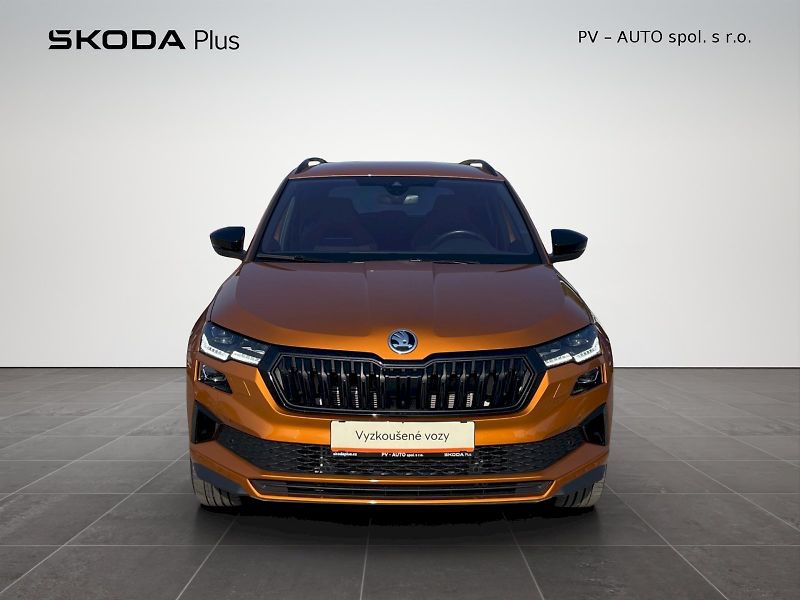 Škoda Karoq (2024) 2.0 TSI 140kW SportLine DSG 4x - fotka 4 z 35