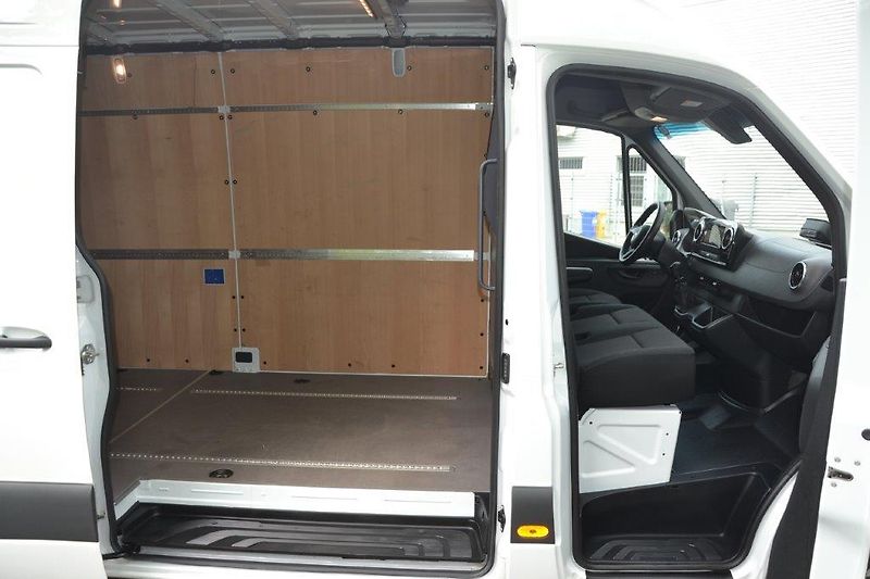 Mercedes-Benz Sprinter 317 XL výbava 22.000 km  - fotka 19 z 33