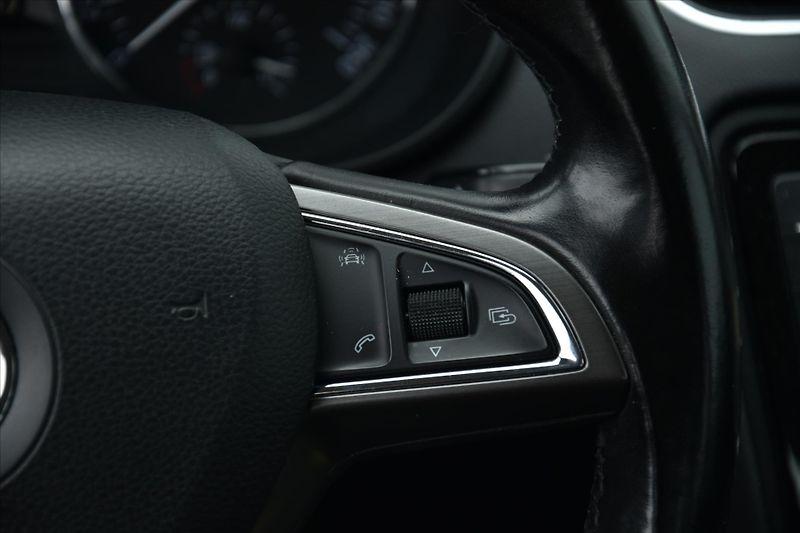 Škoda Octavia 1.6 TDI 81kW STYLE ČR - fotka 15 z 24