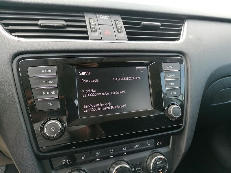 Škoda Octavia (2014) 1.4 TSi 1.majitel ČR - fotka 13 z 20