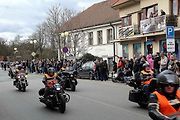 Z příjezdu spanilé jízdy motocyklů do Poděbrad.