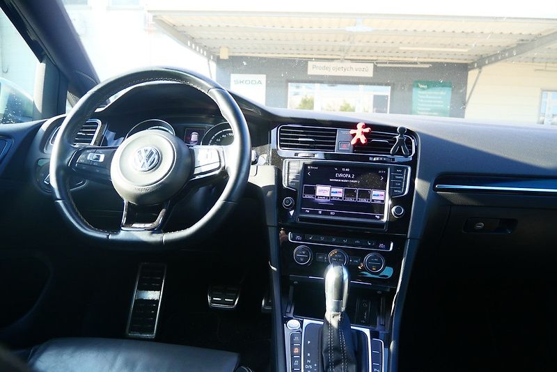 Volkswagen Golf - fotka 6 z 6