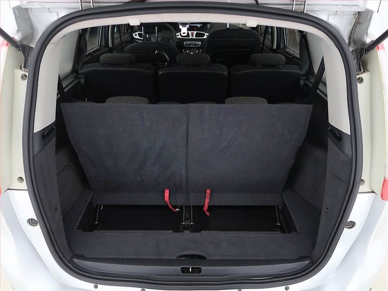 Renault Grand Scénic (2009) 1.9 dCi, 7 míst, Tažné - fotka 18 z 20