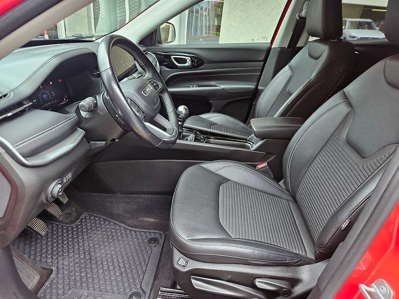 Jeep Compass 1.3 T4 96kw, Limited, 1.maj. - fotka 10 z 35