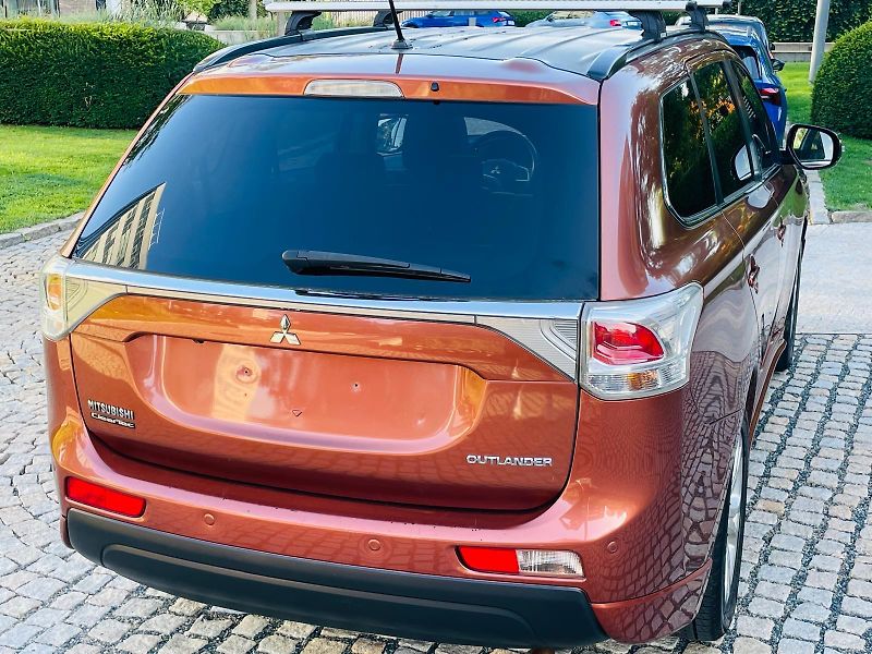 Mitsubishi Outlander 2.2D 4x4 7MÍST KAMERA SERVISKA - fotka 13 z 50
