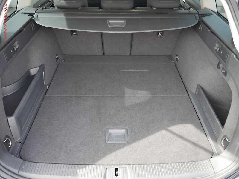 Volkswagen Passat (2015) 2.0TDi, AC, LED, park.asist - fotka 7 z 24