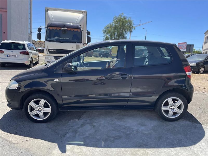 Volkswagen Fox jen 96. tis. km*nová STK* - fotka 8 z 35