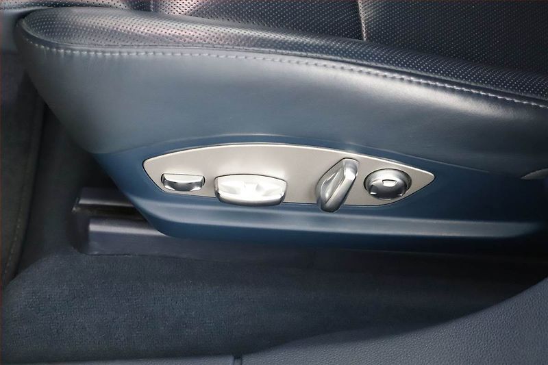 Porsche Panamera (2011) V6 - fotka 16 z 19