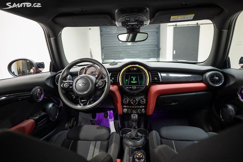 Mini Cooper S 2.0 141 kW - fotka 12 z 36