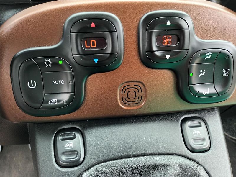 Fiat Panda 1,3 JTD,70KW,4X4,KLIMA  CROSS - fotka 32 z 43