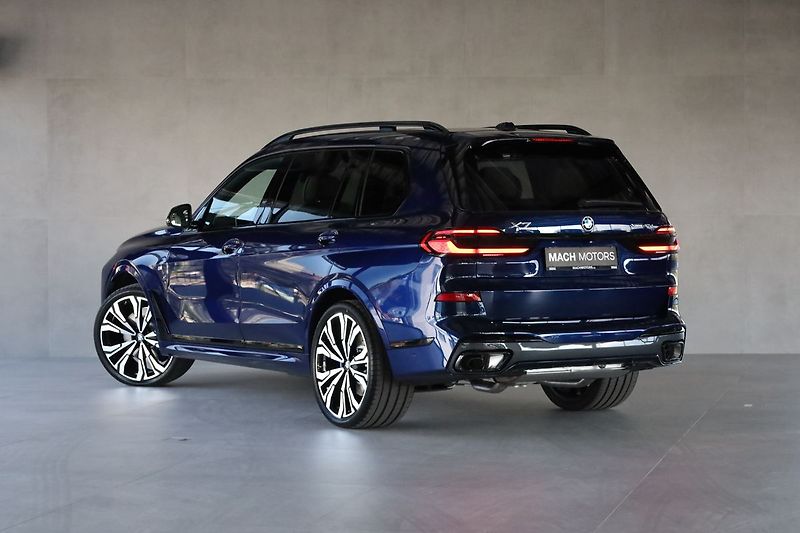 BMW X7 40d xDrive, B&W, Executive - fotka 4 z 43