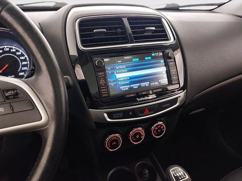 Mitsubishi ASX (2015) 1.8 DI-D MIVEC, 4X4 - fotka 12 z 22