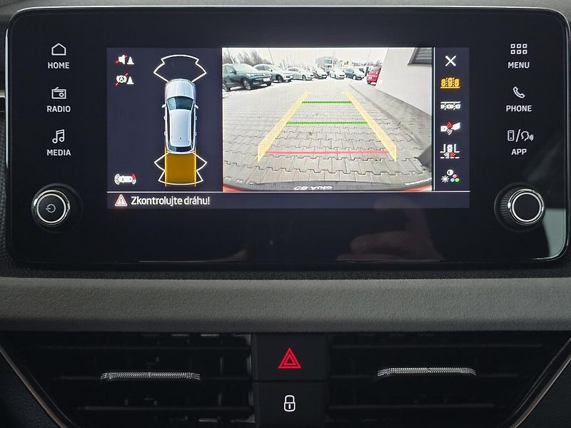 Škoda Kamiq DSG 1,0 TSi 85 kW TopSelection - fotka 14 z 25