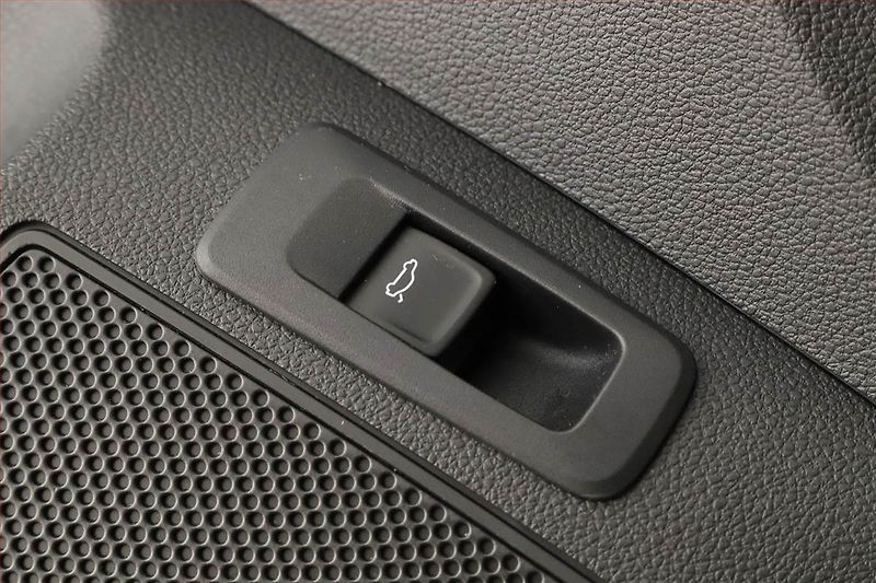 Škoda Karoq (2025) 1.5 TSI, Sportline, Navigace - fotka 10 z 20