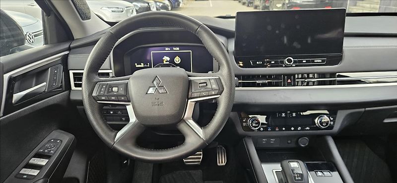 Mitsubishi Outlander 2,4 PHEV 4x4  INSTYLE - fotka 16 z 19