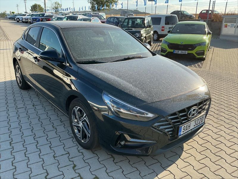 Hyundai i30 1.5 1.5 T-GDI Mild LED CZ - fotka 4 z 27