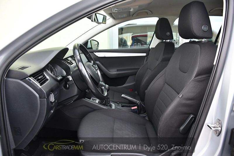 Škoda Octavia 2,0TDi - fotka 10 z 47