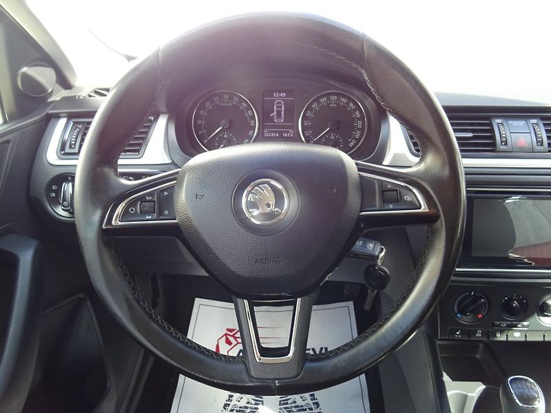 Škoda Rapid (2014) 1.6TDi,66kW,S,kniha,ALU - fotka 14 z 22