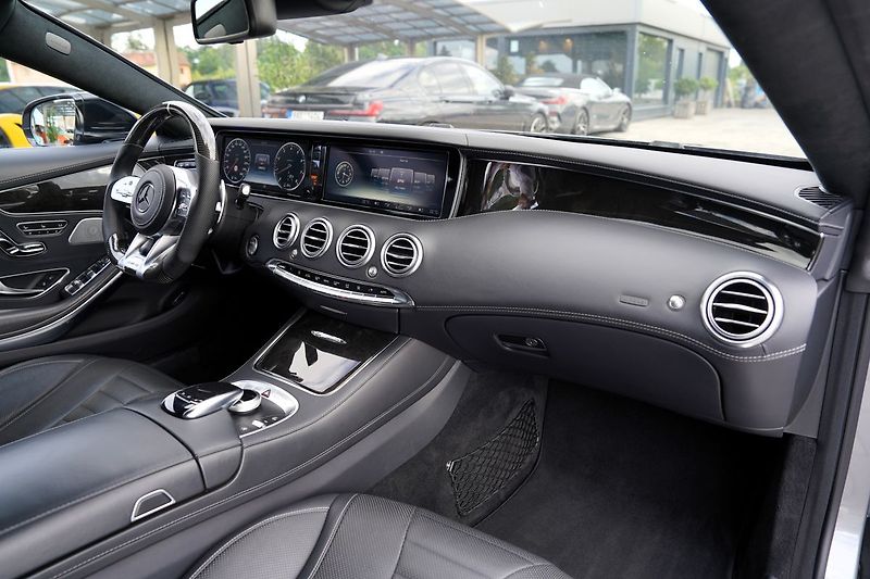 Mercedes-Benz Třídy S S 500 4Matic Coupe AMG - fotka 29 z 48