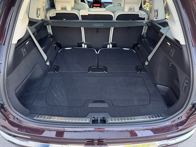 Volvo XC90 (2026) ULTRA T8, 360°, PANORAMA, VZDU - fotka 14 z 25