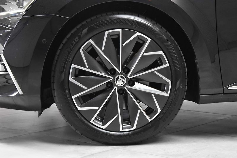 Škoda Superb 2.0TDI L&K*N.TOPENÍ*DPH*ČR 1.M - fotka 42 z 48