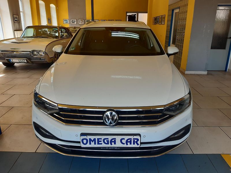 Volkswagen Passat 2.0 TDI COMBI NAVI LED APP  - fotka 2 z 28
