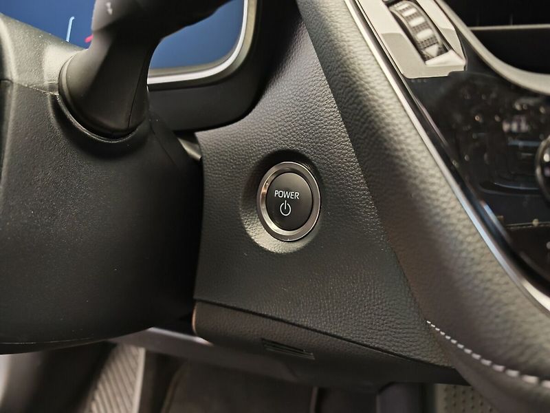 Toyota Corolla 1.8 Hybrid Comfort - fotka 27 z 35