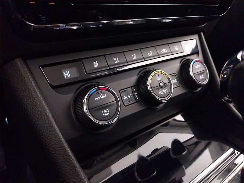 Škoda Superb (2016) Laurin&Klement 2.0 TDI 4x4 - fotka 18 z 24