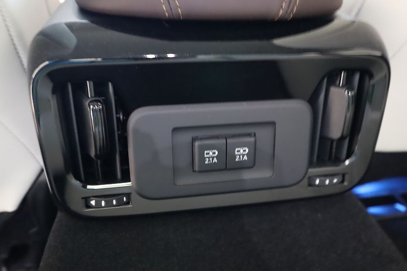 Toyota Mirai FCEV (182 k) Executive VIP Whi - fotka 17 z 17
