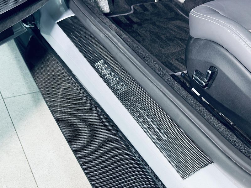 Ferrari Roma (2021) FULL CARBON MAX VÝB ZÁRUKA - fotka 14 z 33