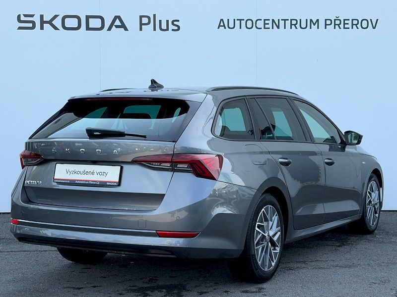 Škoda Octavia (2023) Combi 2.0 TDI 110kW DSG Tour - fotka 2 z 35