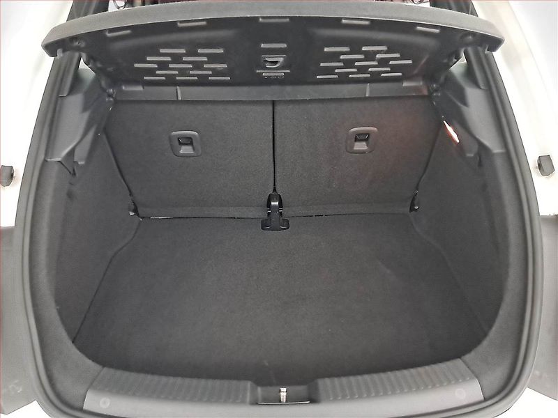 Volkswagen Beetle (2016) 1.2 TSI, ČR,1.maj, Bi-Xenony - fotka 13 z 19
