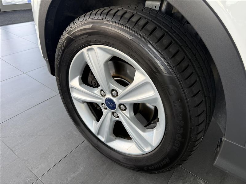 Ford Kuga 2,0   1.MAJ,4X4,SERVISKA,ČR,TA - fotka 8 z 23