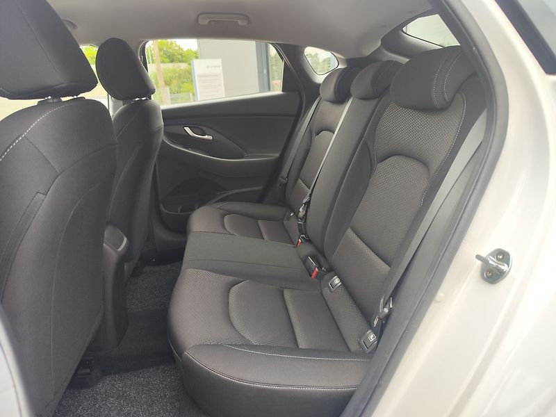Hyundai i30 1.0 T-GDI/88kW Komfort - fotka 10 z 29