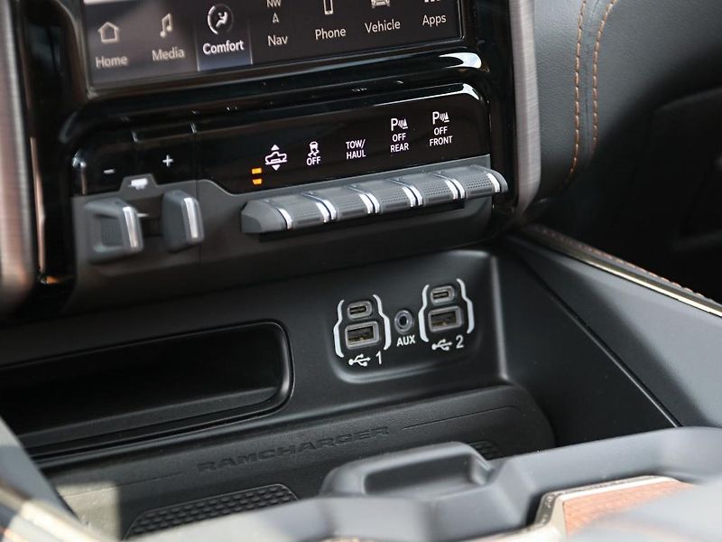 RAM 1500 (2024) Longhorn Sport 5.7 V8 Hemi  - fotka 24 z 39