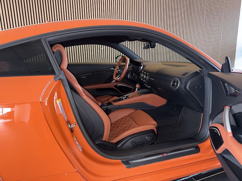 Audi TT 45 TFSI Coupé Exclusive B&O CZ - fotka 16 z 37