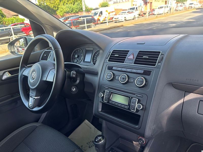 Volkswagen Touran 1.4TSi/2013/7MÍST,MAN6,103kW-Z - fotka 34 z 55
