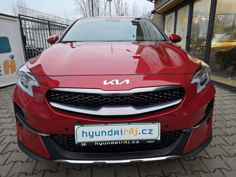 Kia XCeed 1.5-V ZÁRUCE-AUTOMAT-TOP STAV - fotka 3 z 17