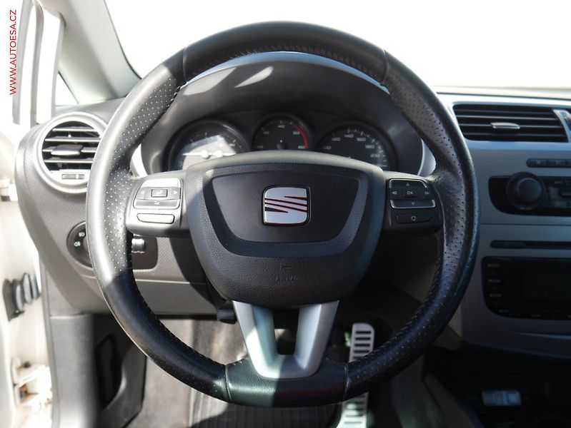 Seat Leon (2009) 2.0TDI, Xenon - fotka 15 z 16